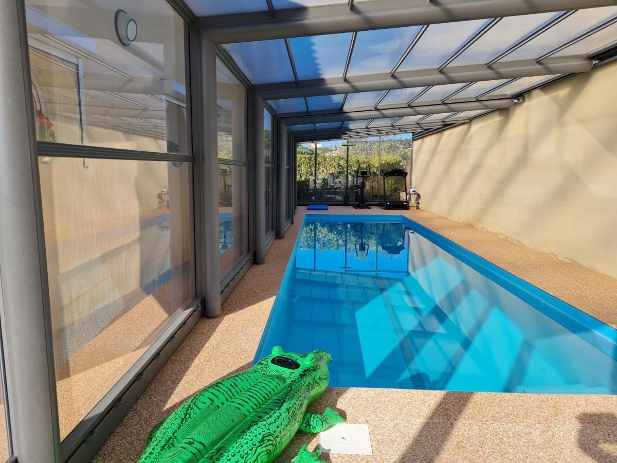 Chambres d'hôtes B&B La Bergeronnette avec piscine couverte chauffée Bizanet Exterior foto
